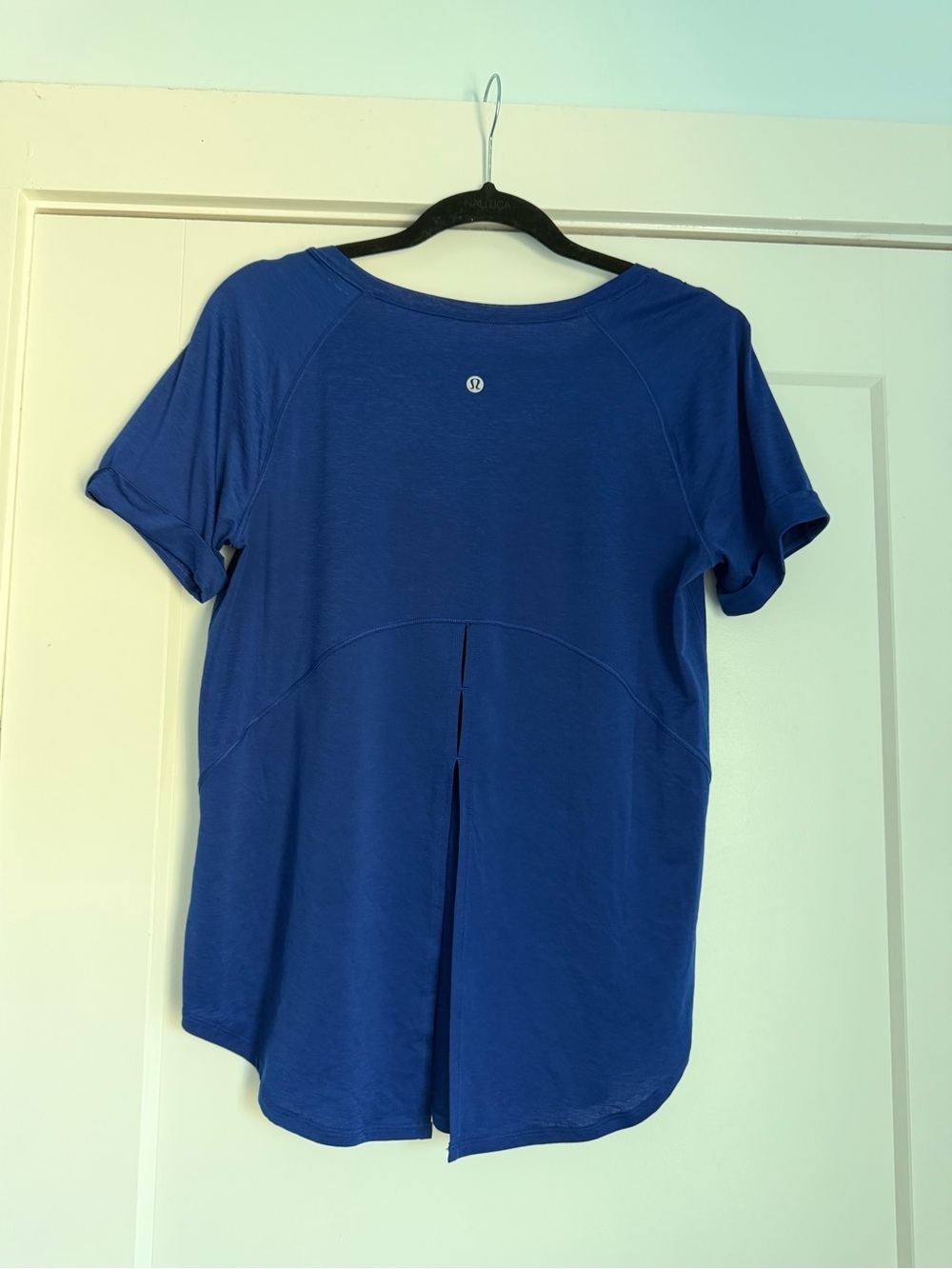 Lululemon Open Up Tie Back Tee
Size 4